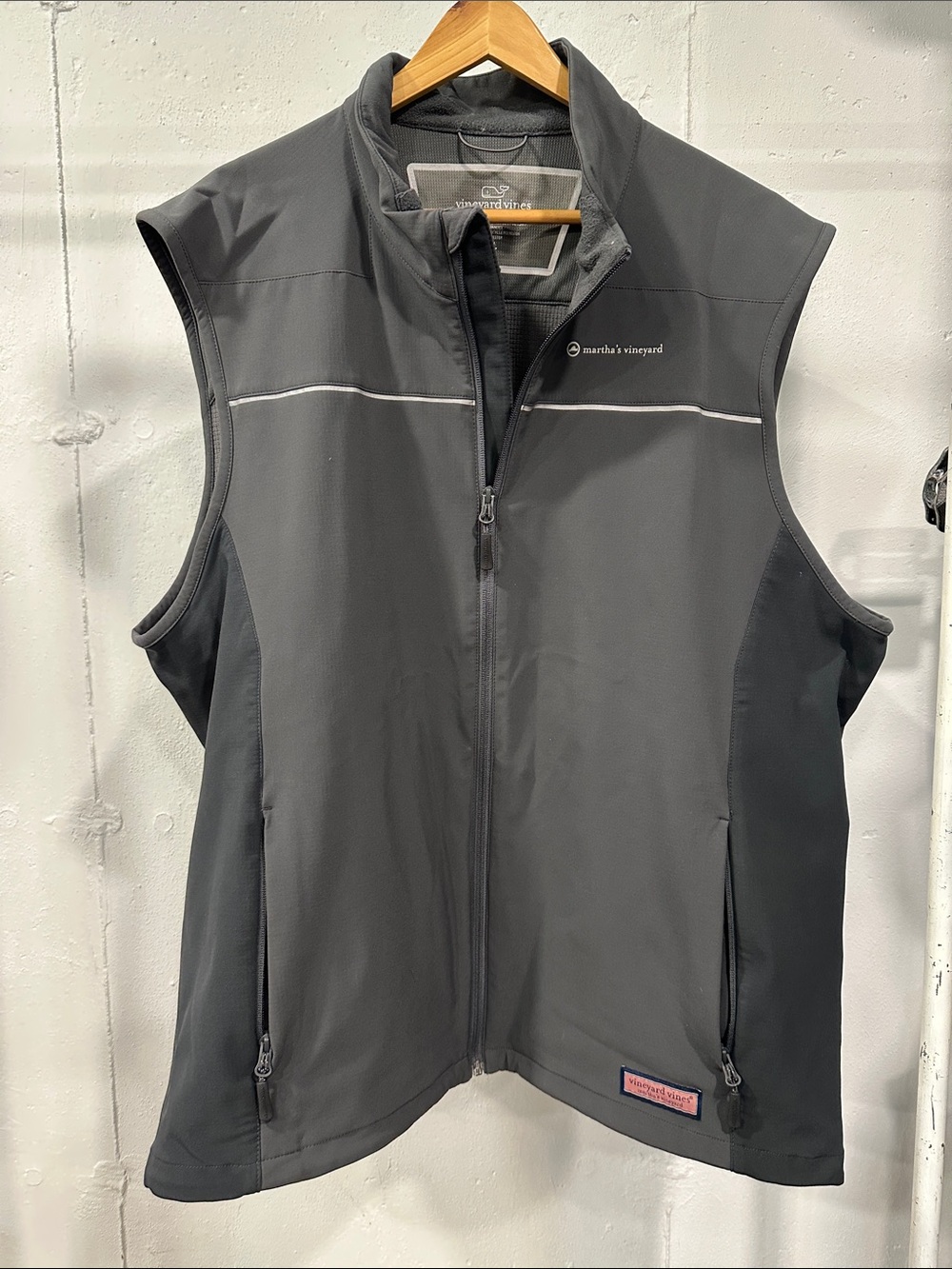 Vineyard Vines gray Men's Softshell Vest